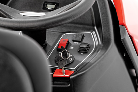 Traktor CEDRUS Challenge MJ 102/22H